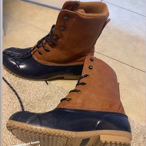 Duck boots